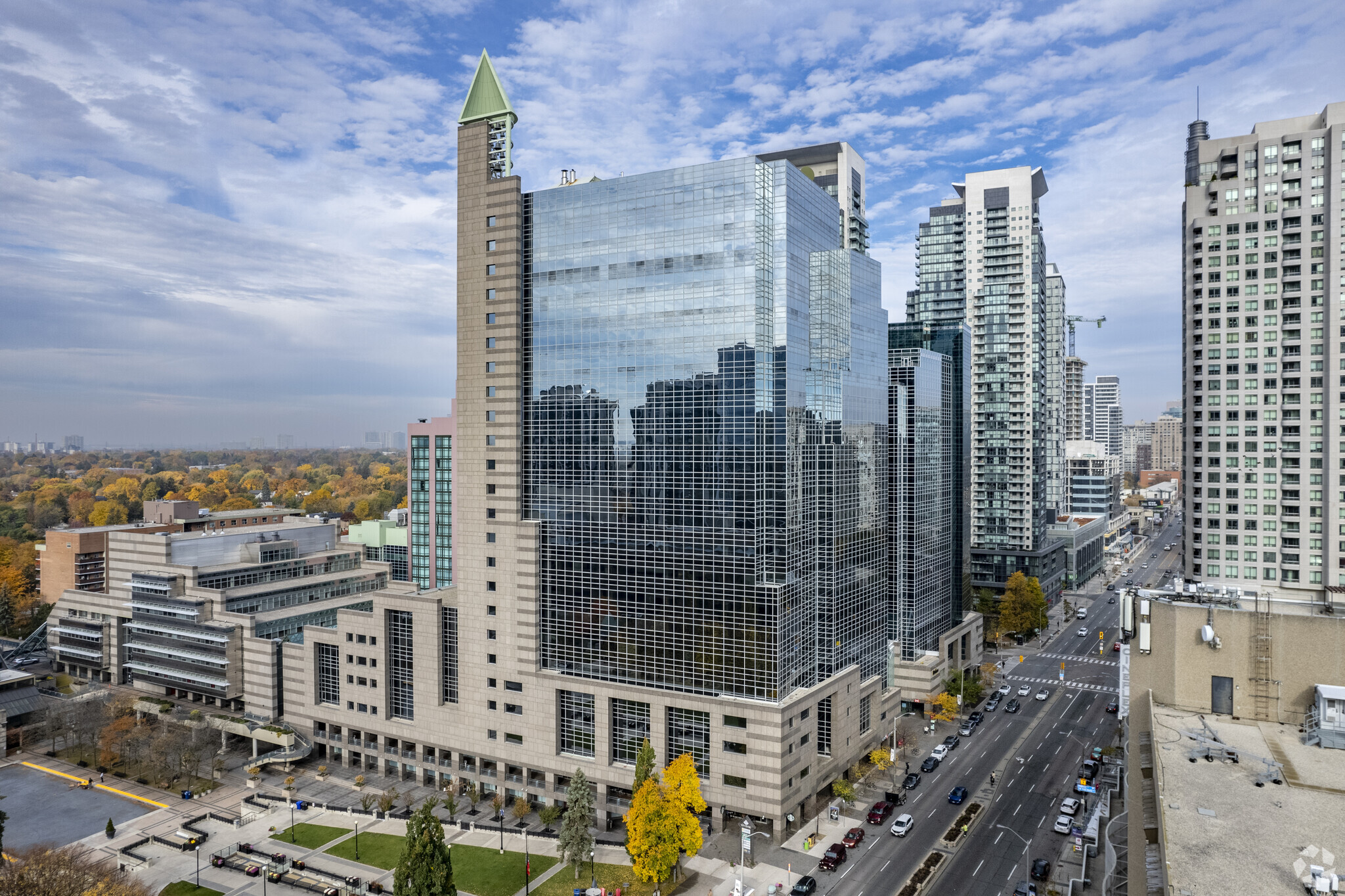 5140 Yonge Street building along Yonge Street